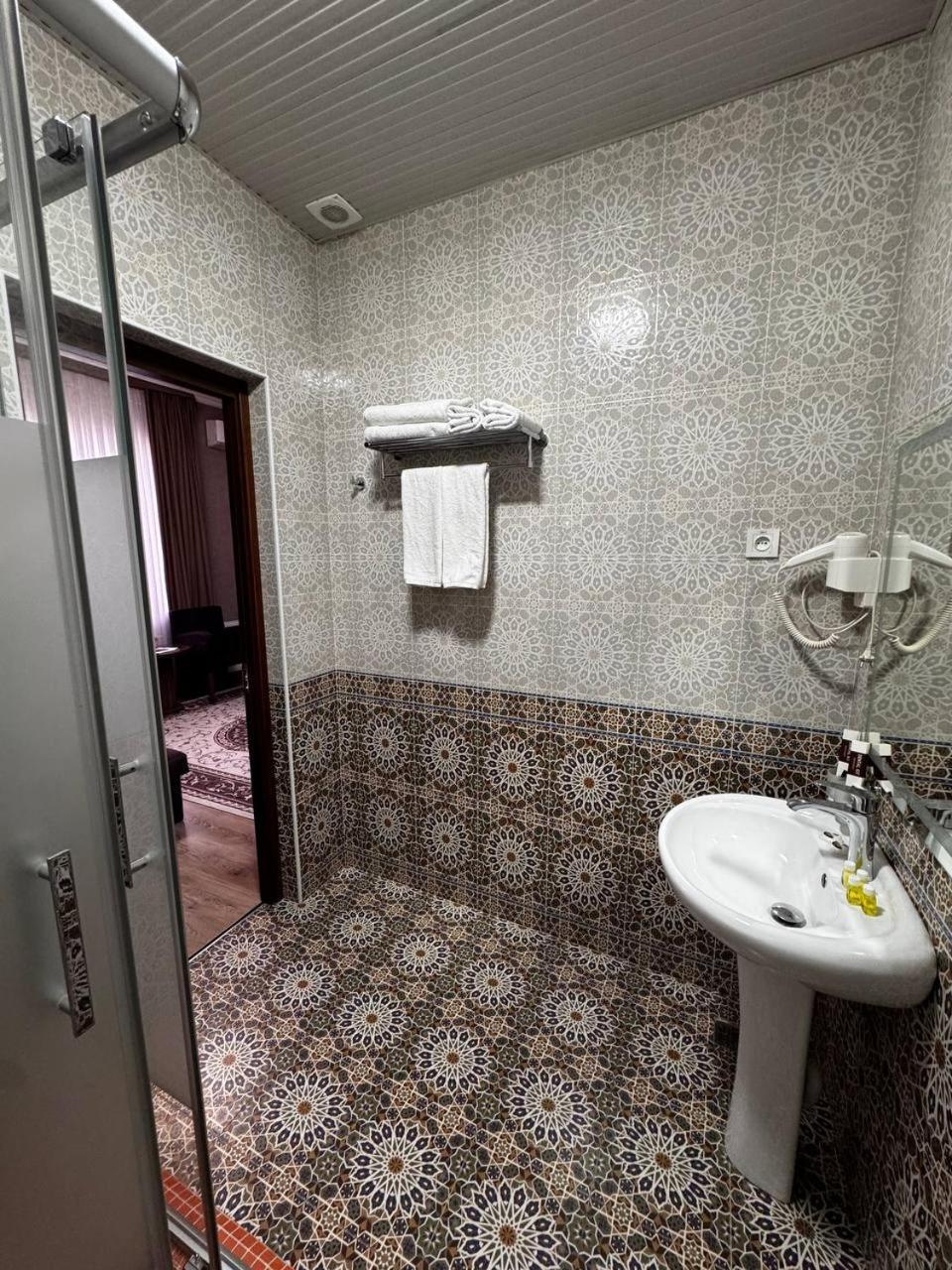 Ark Billur Halal Hotel Tashkent Exterior photo